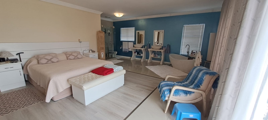 4 Bedroom Property for Sale in Port Owen Western Cape